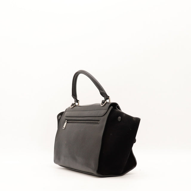 Détail des ailes en daim noir Céline Trapèze occasion authentique — AMANA Vintage