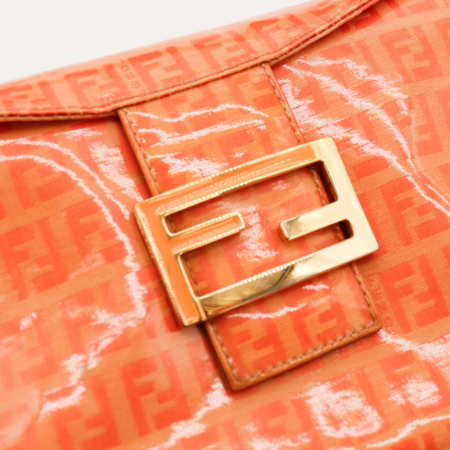 Détail fermoir FF doré Fendi toile Zucca rouge — AMANA Vintage