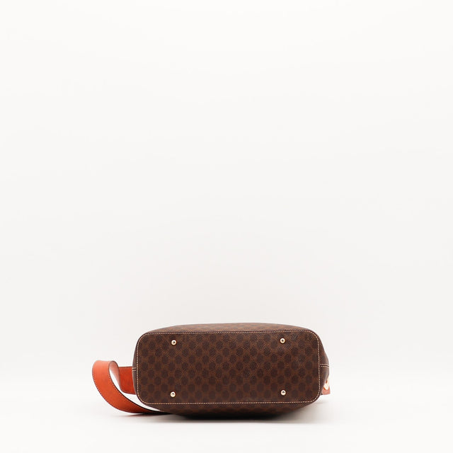 Détail de l'anse en cuir naturel Céline Hobo Macadam occasion authentique — AMANA Vintage