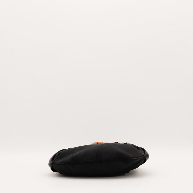 Détail du mors en bambou Gucci Hobo Bambou noir occasion authentique — AMANA Vintage