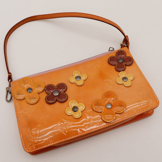 Pochette Louis Vuitton Vernis Fleurs à plat doublure rose — AMANA Vintage