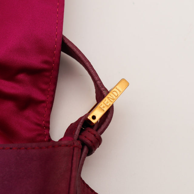 Détail attache Fendi gravée sac Mia occasion authentique — AMANA Vintage