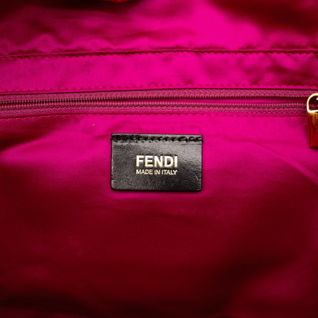 Intérieur doublure satin fuchsia et étiquette Fendi Made in Italy — AMANA Vintage