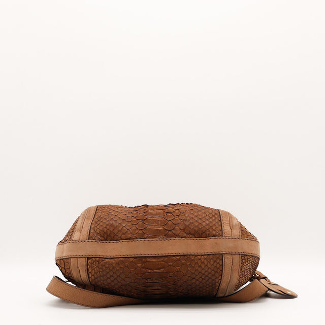 Vue de profil Gucci Hobo python marron et nubuck taupe occasion authentique — AMANA Vintage