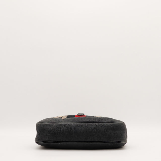 Détail des bordures en cuir Gucci Jackie occasion authentique — AMANA Vintage