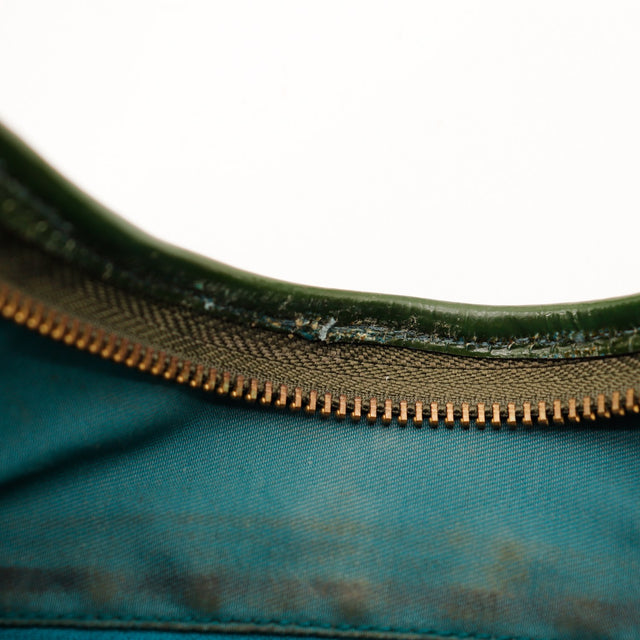 Détail fermeture éclair et doublure intérieure Gucci Hobo — AMANA Vintage