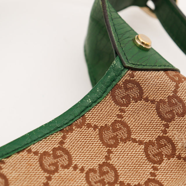 Détail bord en cuir vert Gucci Hobo Web traces claires occasion — AMANA Vintage