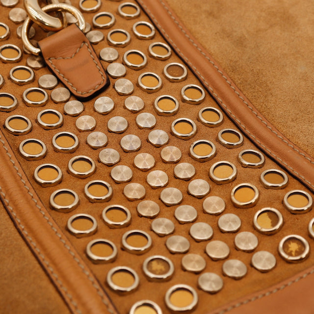 Détail bande cloutée argentée Gucci New Jackie daim camel — AMANA Vintage