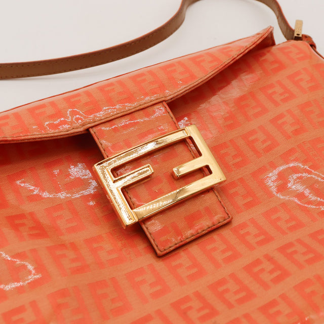 Détail boucle FF dorée sac Fendi Zucchino rouge — AMANA Vintage