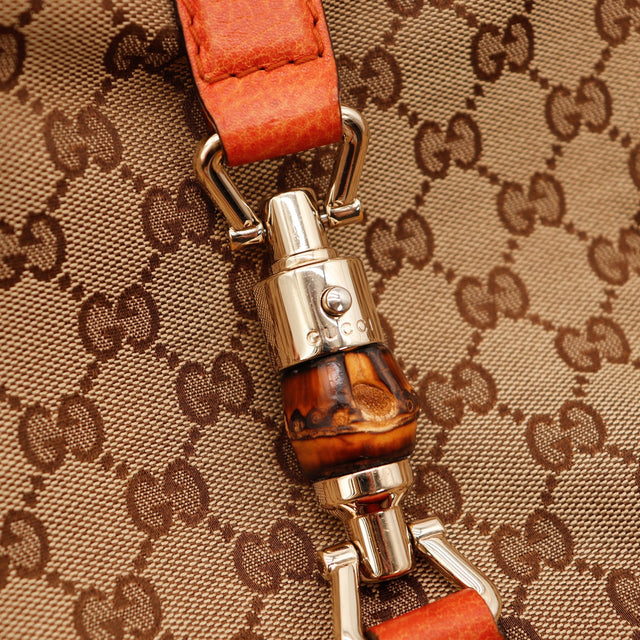 Détail fermoir piston bambou Gucci New Jackie occasion authentique — AMANA Vintage