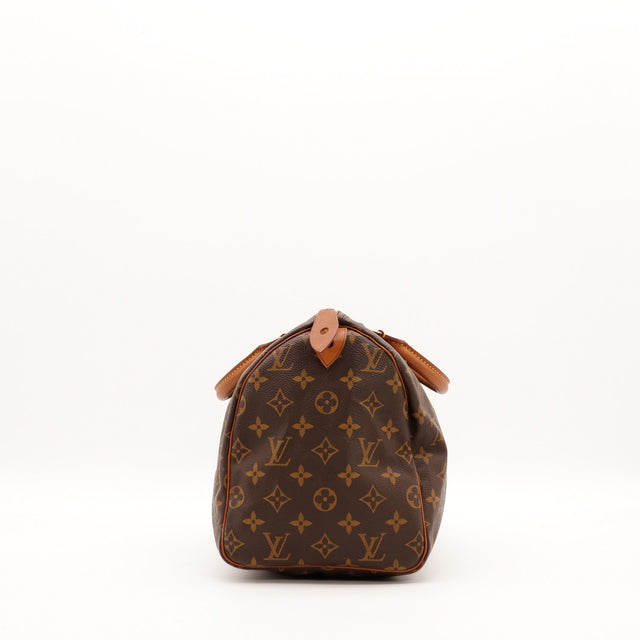 Louis Vuitton Speedy 30 vue de profil côté droit cuir vachette patine — AMANA Vintage