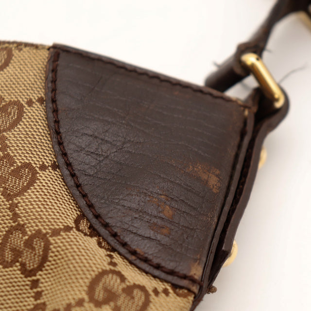Détail empiècement cuir marqué Gucci Hobo Horsebit — AMANA Vintage