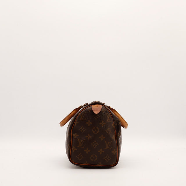 Vue de dessous Louis Vuitton Speedy 25 coins frottements légers — AMANA Vintage