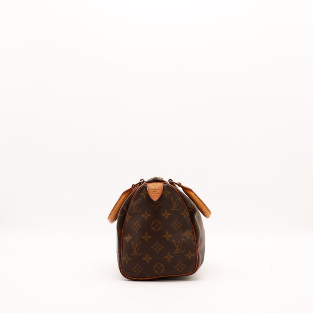 Vue de dessous Louis Vuitton Speedy 25 toile Monogram — AMANA Vintage