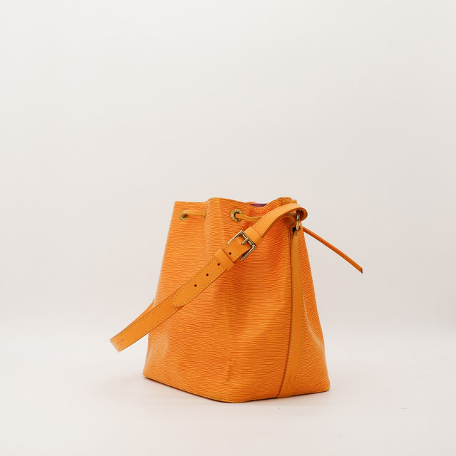 Louis Vuitton Petit Noe Epi jaune vue de dos avec bandouliere — AMANA Vintage