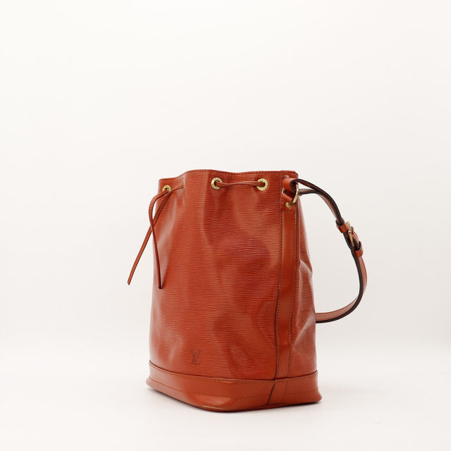 Louis Vuitton Noe Epi marron vue trois quarts gauche bandouliere — AMANA Vintage