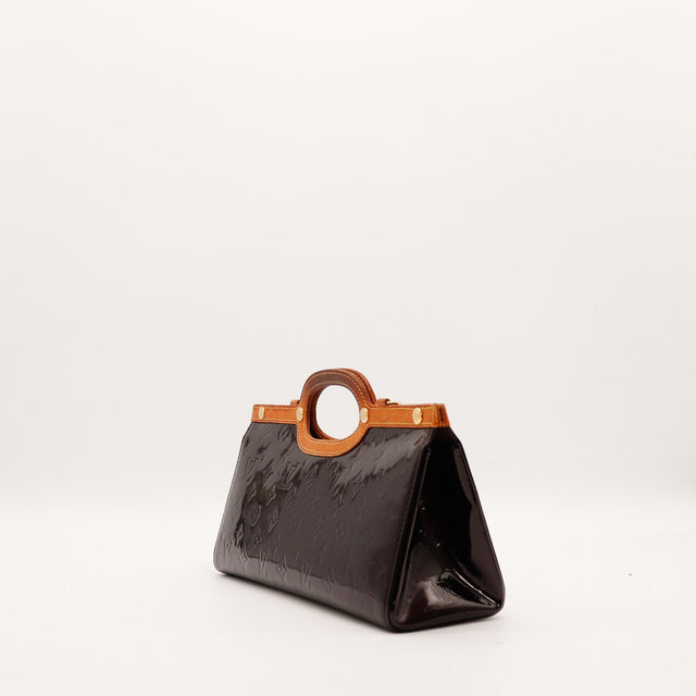Louis Vuitton Roxbury Drive Vernis amarante vue de trois quarts gauche profil — AMANA Vintage