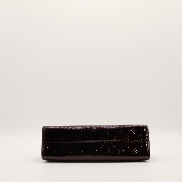 Fond Louis Vuitton Roxbury Drive Vernis amarante vue du dessous — AMANA Vintage