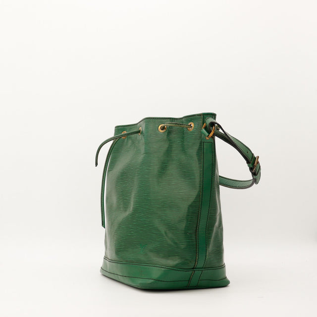 Louis Vuitton Noe Epi Vert vue de trois quarts gauche occasion — AMANA Vintage