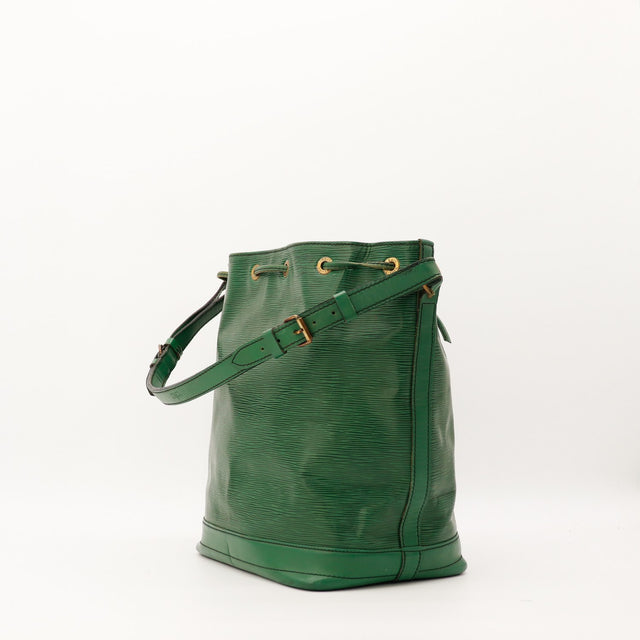 Louis Vuitton Noe Epi Vert vue de trois quarts droite occasion — AMANA Vintage
