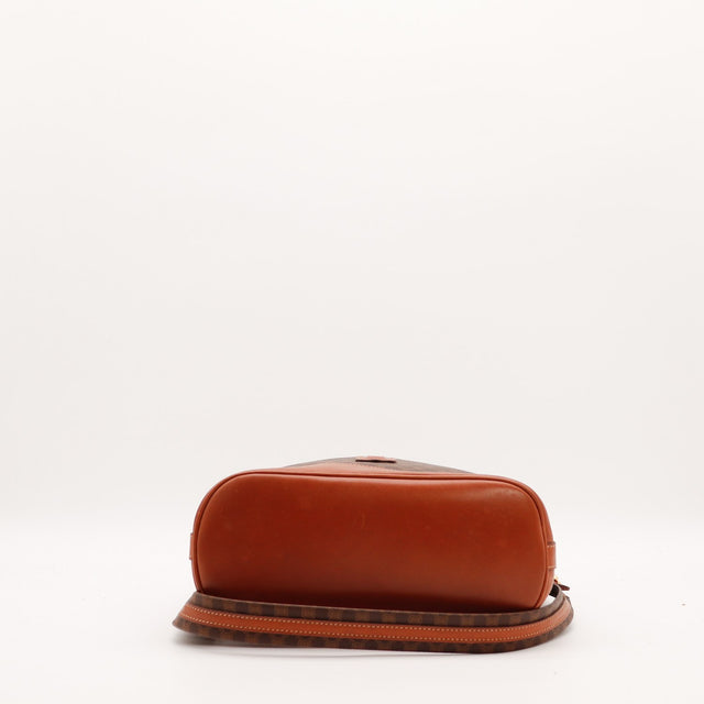 Sac seau Celine Macadam vue du fond cuir cognac propre — AMANA Vintage
