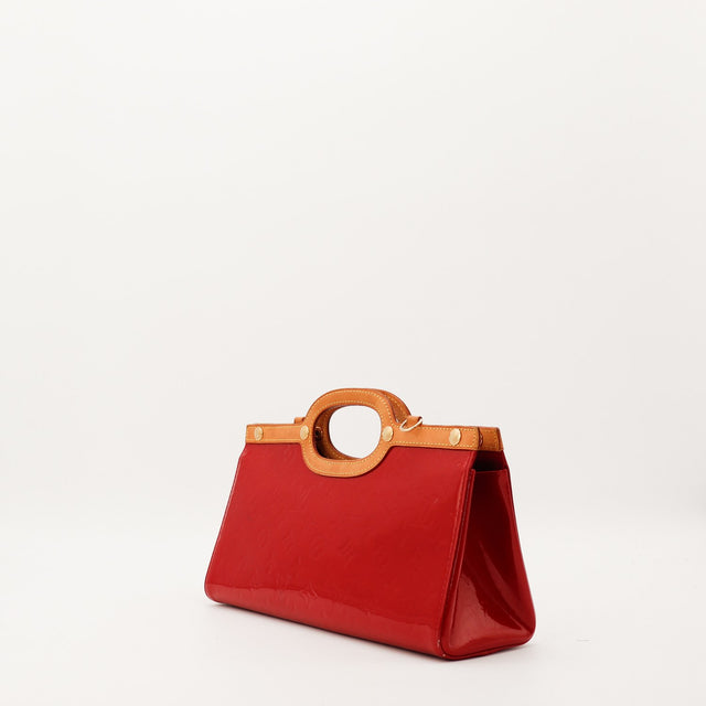 Louis Vuitton Roxbury Drive Vernis rouge vue de profil droit occasion — AMANA Vintage