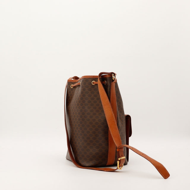 Vue laterale sac seau Celine Macadam detail cuir et bandouliere — AMANA Vintage