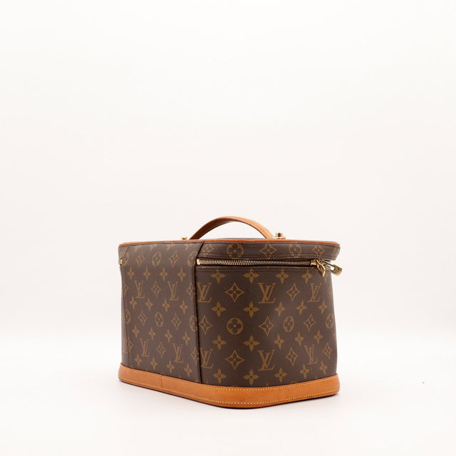 Vanity Nice Louis Vuitton vue de trois quarts avant avec anse occasion — AMANA Vintage