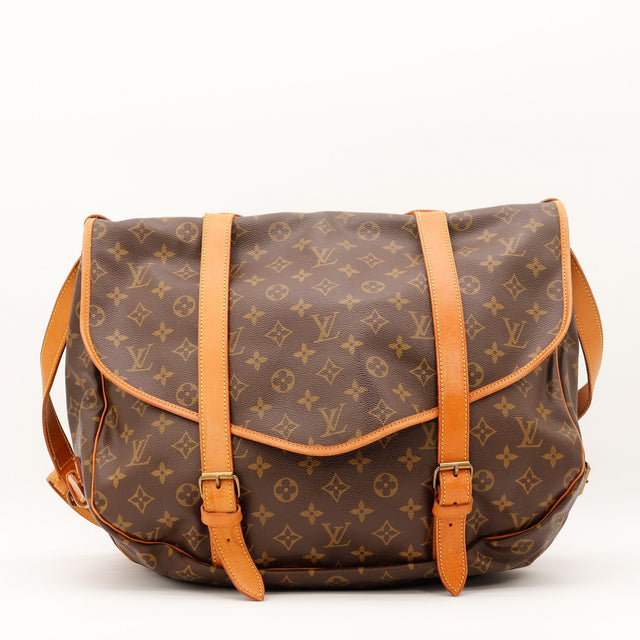 Vue de face Louis Vuitton Saumur 35 Toile Monogramme occasion authentique — AMANA Vintage