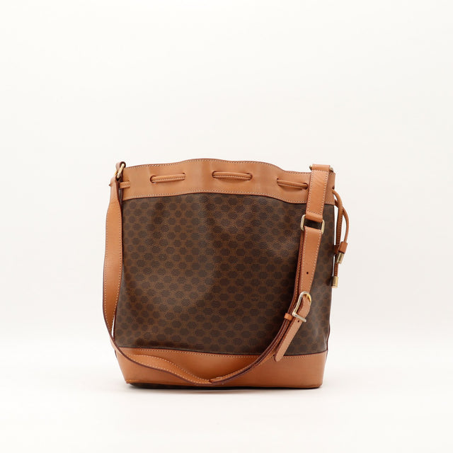 Sac seau Céline Macadam vue arrière bandoulière réglable occasion authentique — AMANA Vintage