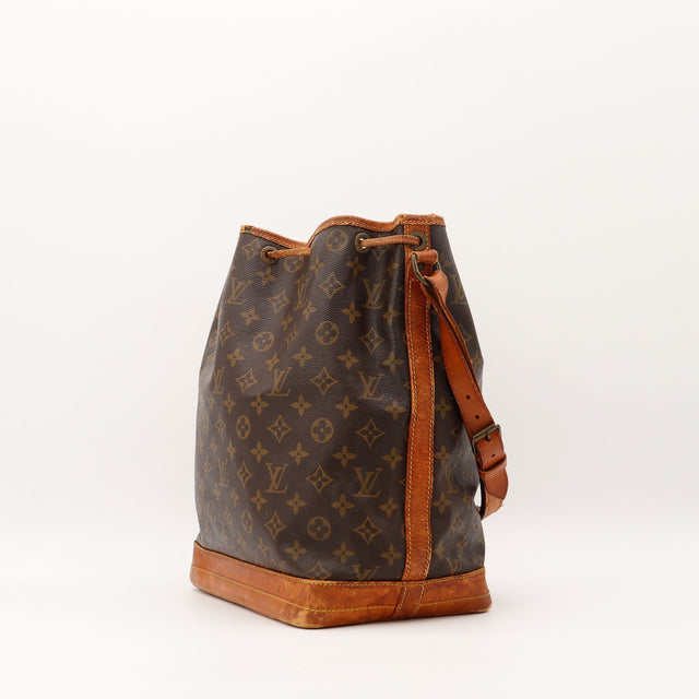 Sac Louis Vuitton Noé GM vue de côté cuir vachette patiné — AMANA Vintage