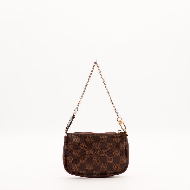 Pochette Accessoires Louis Vuitton Damier Ébène avec chaîne dorée vue de face occasion authentique — AMANA Vintage