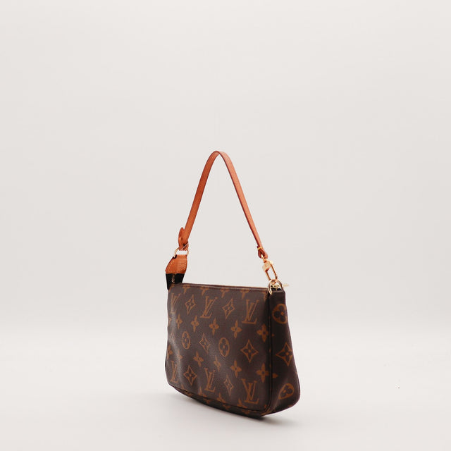 Pochette Accessoires Louis Vuitton vue de trois quarts côté gauche — AMANA Vintage