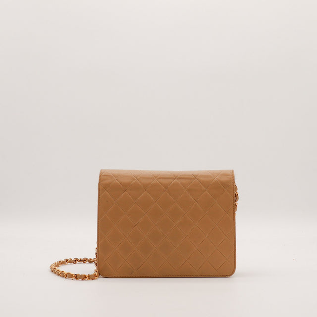 Chanel Classic Flap beige vue de dos cuir matelassé traces d'utilisation — AMANA Vintage