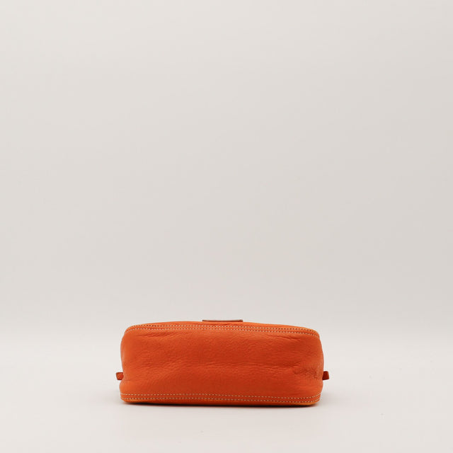Sac Fendi Baguette cuir orange vue du fond occasion authentique — AMANA Vintage