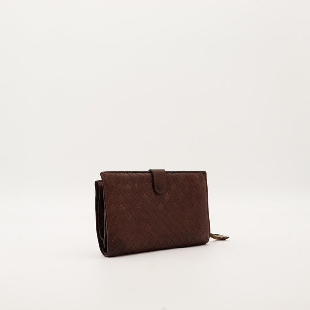 Vue de trois-quarts dos portefeuille Bottega Veneta Intrecciato marron — AMANA Vintage