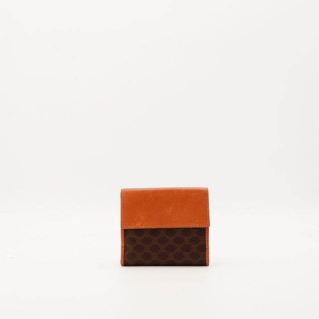 Portefeuille Celine Macadam face avant rabat cuir caramel occasion — AMANA Vintage
