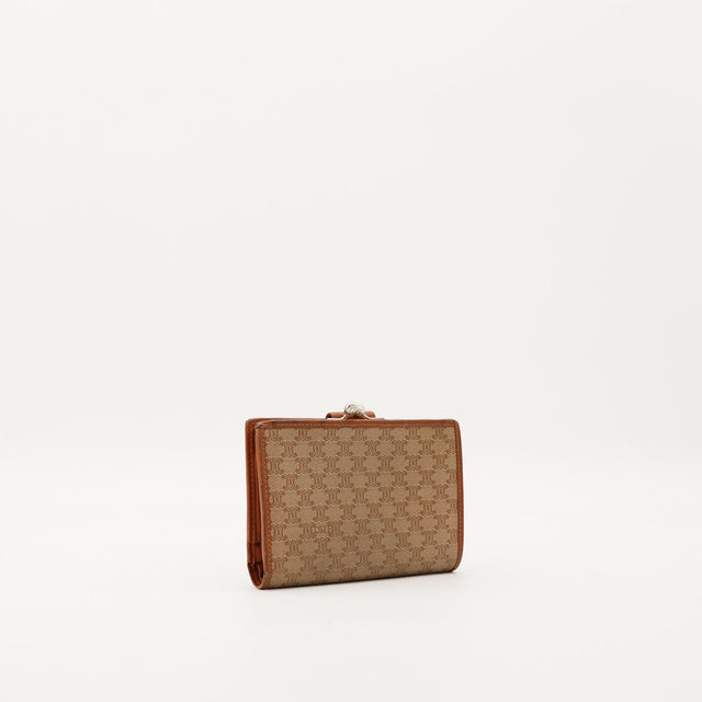 Vue de cote portefeuille Celine Macadam epaisseur format compact occasion — AMANA Vintage
