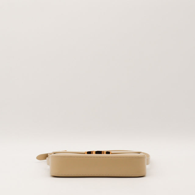 Sac Céline Triomphe Teen vue de dessous cuir lisse occasion authentique — AMANA Vintage