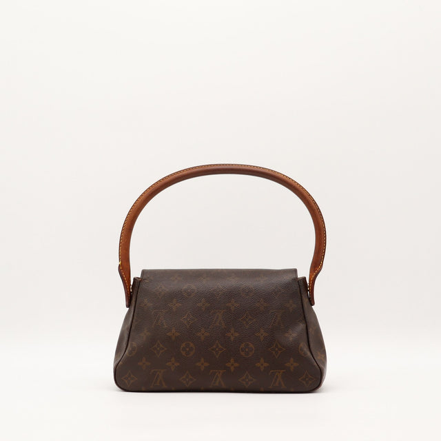 Coins inférieurs Louis Vuitton Mini Looping toile Monogram occasion authentique — AMANA Vintage