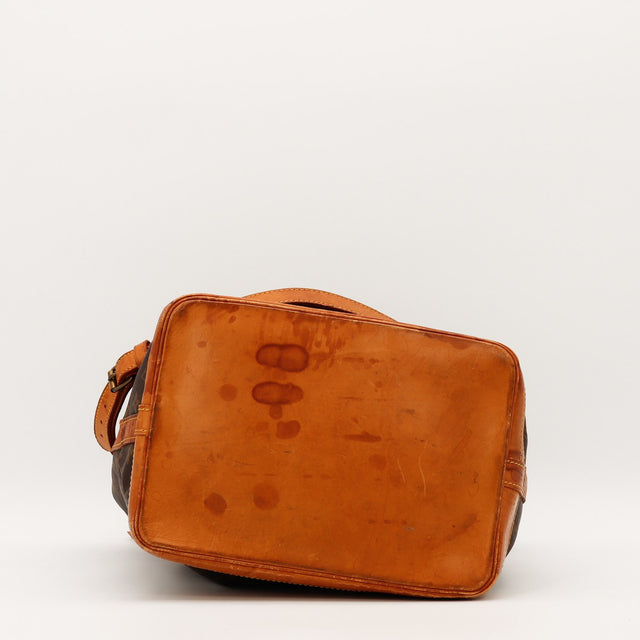 Vue de profil Louis Vuitton Noé Toile Monogramme occasion authentique — AMANA Vintage