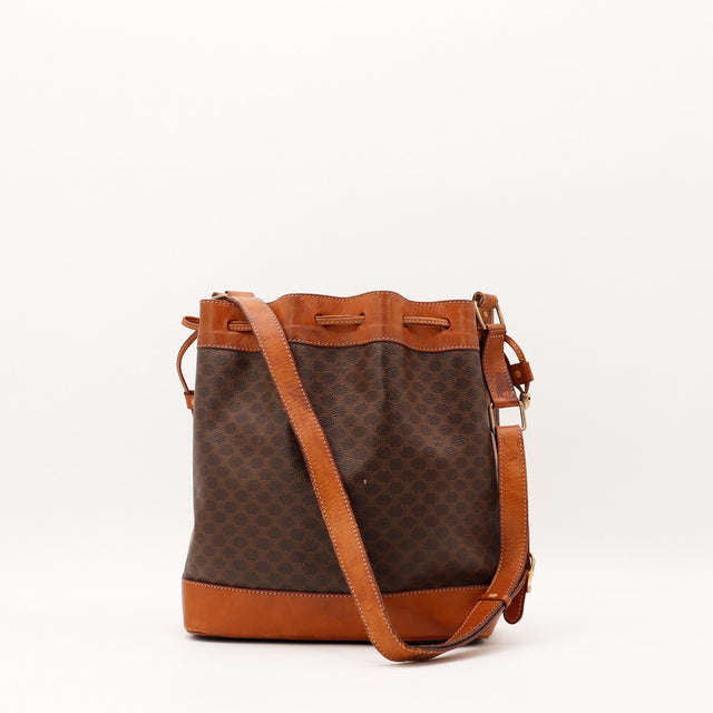 Cuir vachette patine caramel foncé Céline seau Macadam — AMANA Vintage