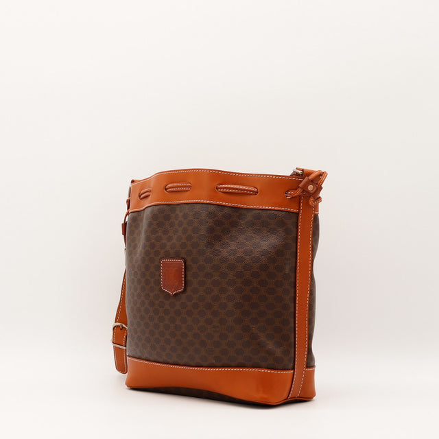 Détail patine caramel cuir vachette Céline Seau Macadam — AMANA Vintage