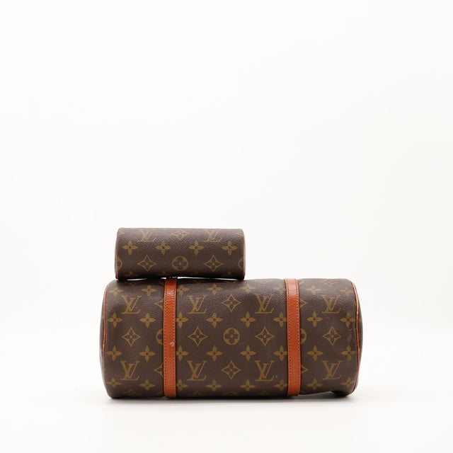Louis Vuitton Papillon 30 pose a plat avec pochette satellite, vue du dessus — AMANA Vintage
