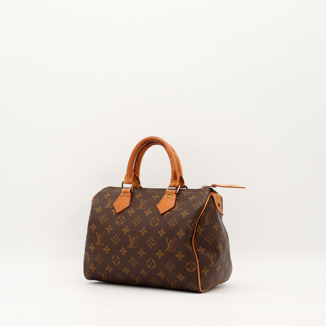 Vue de trois-quarts Louis Vuitton Speedy 25 toile Monogram marron — AMANA Vintage