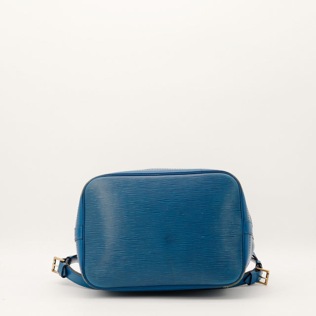 Detail interieur Louis Vuitton Noe Epi bleu doublure suede usee autour des oeillets — AMANA Vintage