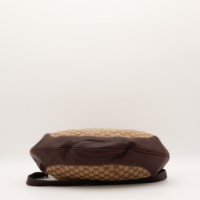 Détail mousquetons dorés Gucci Hobo Bambou occasion authentique — AMANA Vintage
