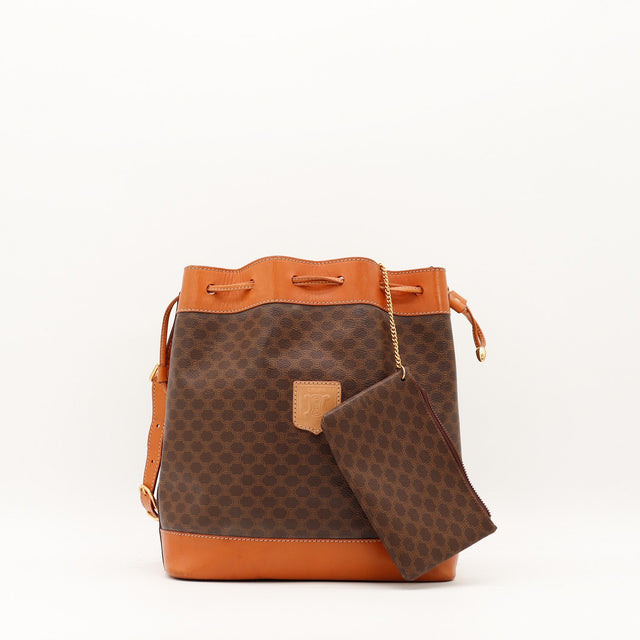 Sac seau Céline Macadam avec pochette zippée incluse vue de face — AMANA Vintage