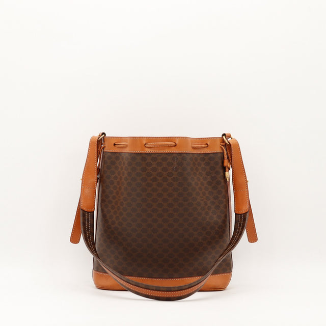Face arrière sac seau Celine Macadam toile monogrammée marron et cuir cognac — AMANA Vintage