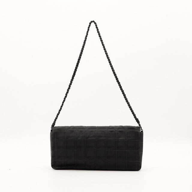 Vue arrière sac Chanel Travel Line toile nylon jacquard noir — AMANA Vintage